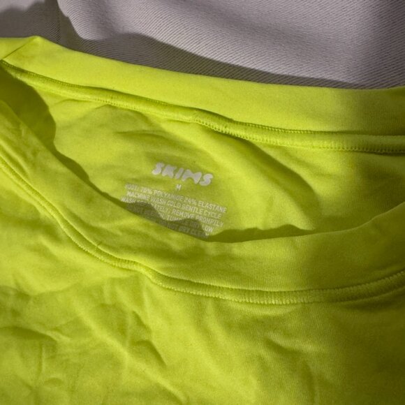 SKIMS Fits Everybody Long Sleeve Crew Neck Bodysuit Green Highlighter Size M - Picture 4 of 7